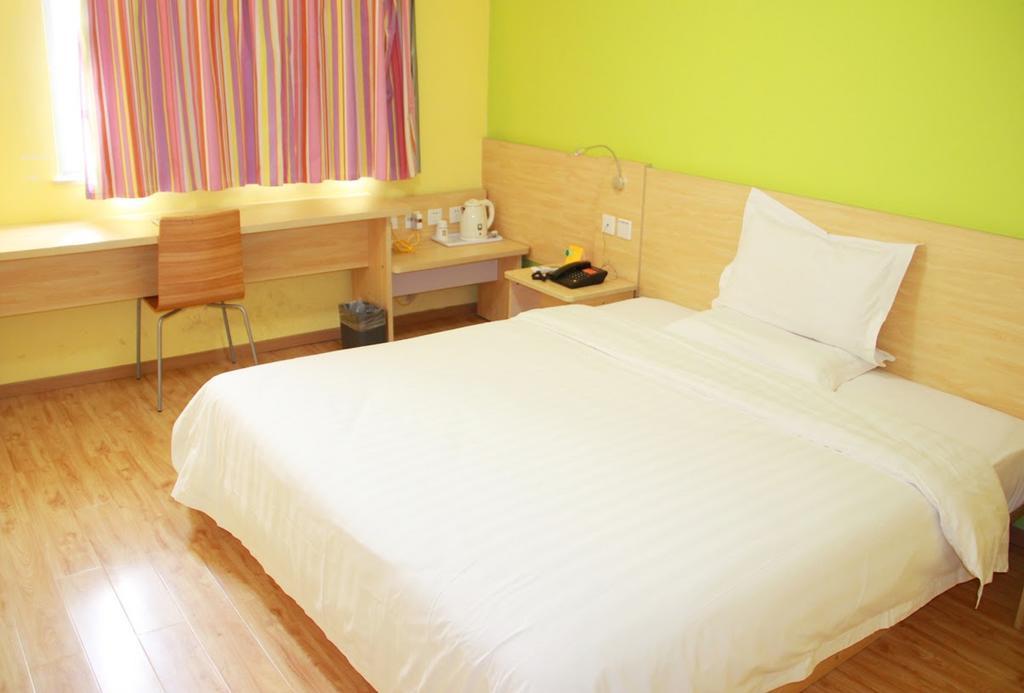 7Days Inn Guangzhou Jiaokou Subway Station 2Nd Room photo