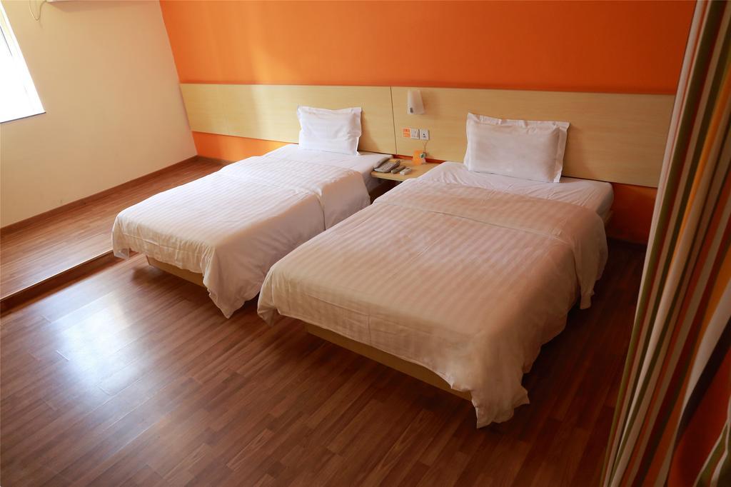 7Days Inn Guangzhou Jiaokou Subway Station 2Nd Room photo